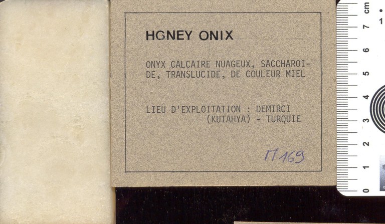 Honey Onyx M169