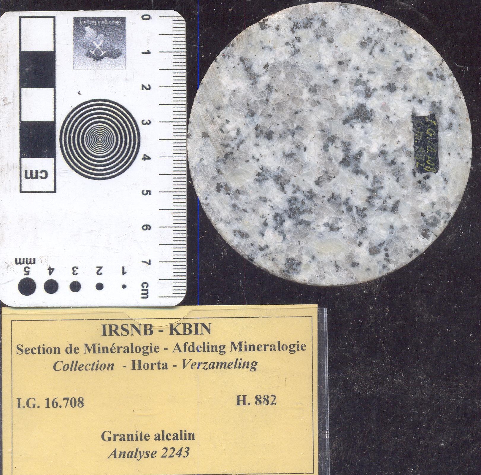 H882 alkali graniet.jpg