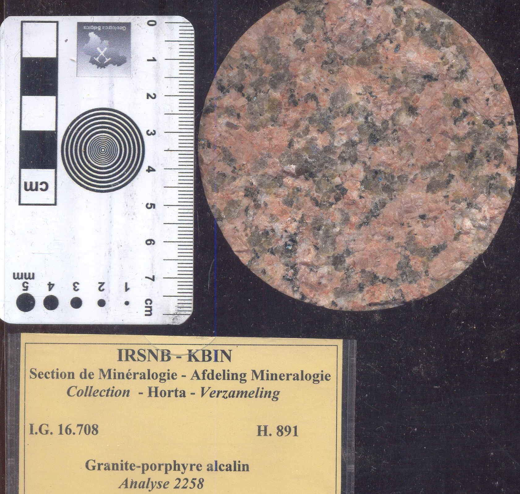 H891 alkali graniet porfier.jpg
